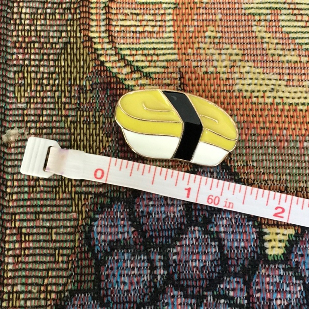 Yellow Nigiri Enamel Pin - Picture 3 of 3